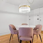 The Crucifixo Collection Grand 1d Apartman