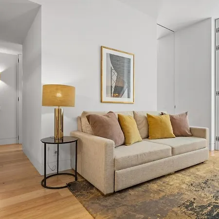 The Crucifixo Collection Grand 1d *